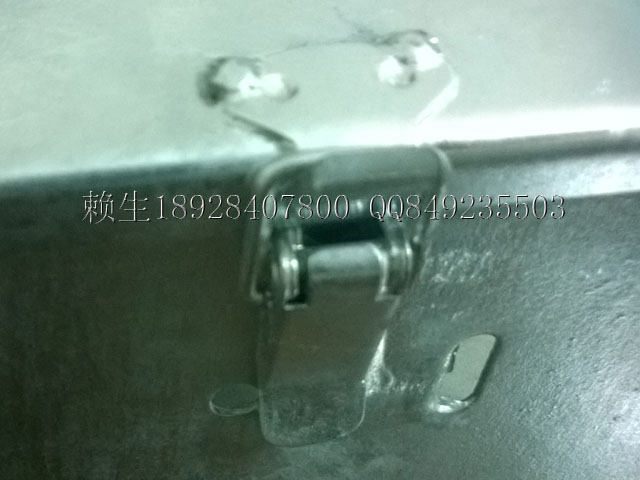 金属电缆桥架与盖板的固定